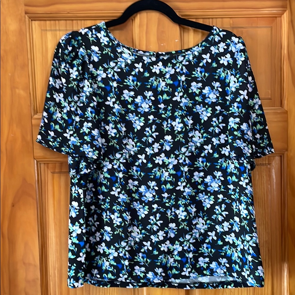 Ann Taylor Black and Blue Boxy Short Sleeve Blouse
